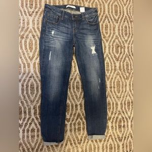 MidRise Destructed Skinny Eunina jeans. Size 25.